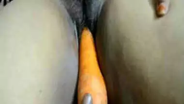 Desi Wife Inserting Carrot In Pussy Indian Tube Porno