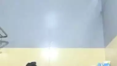 Amateur Desi aunty with big XXX breasts washes body in the shower