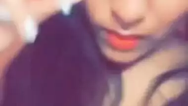 Desi horny bitch feeling horny with sexy expression with boobs closeup videos