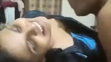 Amateur Desi chick is kissed on camera of her cuckold XXX husband