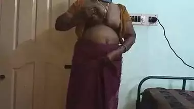 Hot Mallu Aunty Nude Selfie And Fingering For father in law