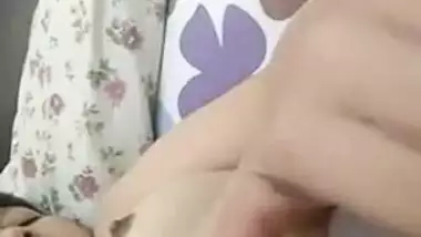 Desi chick can't say no to XXX viewers who wait for another MMS video