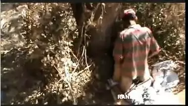 Catches a teen girl having outdoor sex behind her house