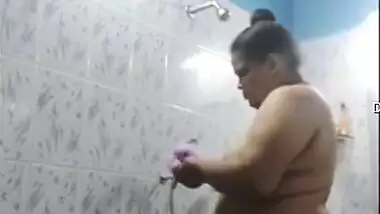 Today Exclusive- Desi Bbw Bhabhi Record Her Bathing Video Part 6