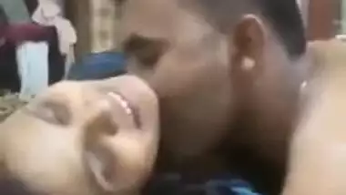 සැමියා පැමිණීමට පෙර ඉක්මන් කරන්න
