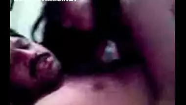 Divorced neighbor Indian lady finds sex pleasure with young boy