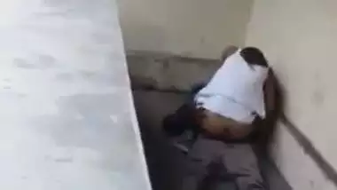 Outdoor xxx MMS of a college couple fucking behind the college