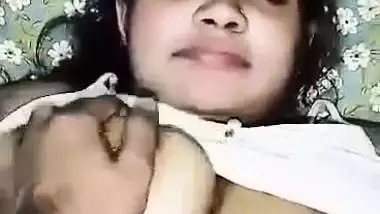 Lover presses his sleeping GF’s big boobs