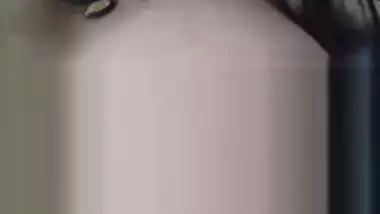 Desi model with pierced nostril takes camera and films her XXX slit