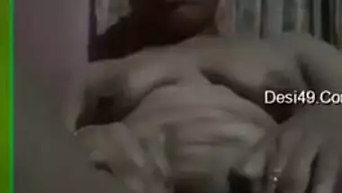 Indian aunty finds a camera and decides to film solo XXX video