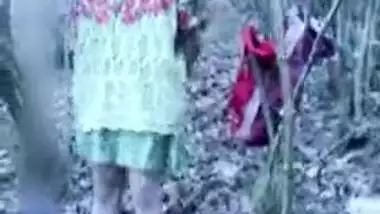 Tamil babe with small boobs topless morning show outdoor in jungle, Desi mms