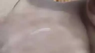 নাসিমার ভোদায় আংগুল দিয়ে রস বের করা দেখুন