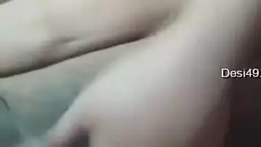 Today Exclusive- Desi Girl Record Her Nude Video For Lover