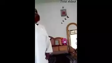 Hindi sex video of a mature boy having pleasure with a juvenile bhabhi