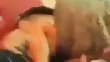 18 yr old Karachi girl kisses her lover in Pakistani porn