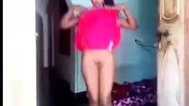 Desi Girl Lifting Nighty and Showing Her Shaved Pussy To Her Lover Small Clip