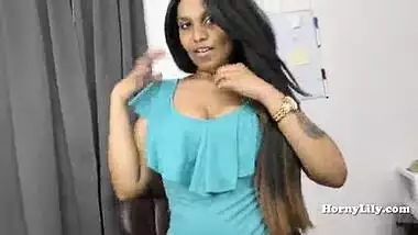 Slutty Tamil secretary shows off her ss to her boss in Tamil