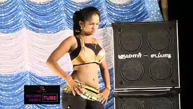Dazzling Indian hottie performs amazing sex dance on the XXX stage