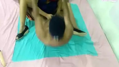 Maa Ko Chut Me Dildo Dalte Pakda Or Fir Jabardasti Choda