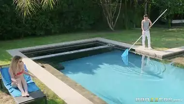 Jordi doesn't know that Lisa Ann is going to have sex with him