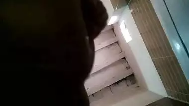 Shameless desi girl spreading ass in bath