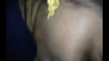 Sex mms of a desi bhabhi satisfying her spouse with a admirabl oral stimulation