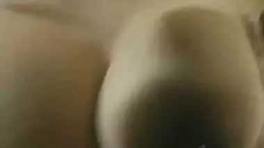 Bollywood actress Sunny Leone squeezes her juicy boobs