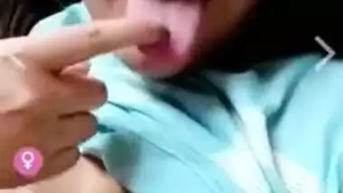 Exclusive – Sexy Look Pak Girl Showing Her Boobs And Pussy On Live Chat