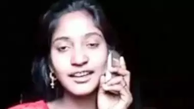 Cute desi GF showing boobs on video call