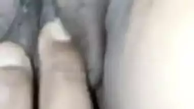 Indian doesn't know stepbrother films on camera how he fingers XXX hole