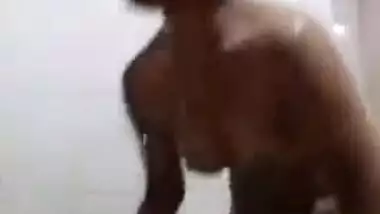 Bhabi complete bath