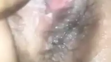 Bangla Desi XXX babe playing with her hot pussy and tits on cam