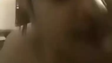 Desi XXX babe makes MMS video for ex-lover who wants to see her boobs