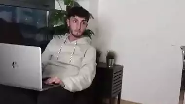 Taii Maa Ne Kaha Beta Mere Gand Or Choot Ko Ache Se Chodo