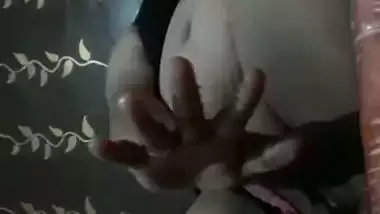 BBW Indian aunty masturbating