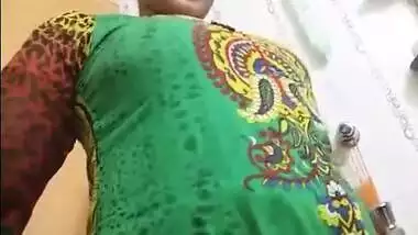 Indian girl in sexy clothes pulls it up to show off XXX boobies