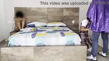 !PERVERCION EN SU MAXIMA EXPRESION¡ SACERDOTE CACHONDO ROMPE DOS COÑOS JOVENES DESPUES DE CLASES A CAMBIO DEL DINERO DE LAS LIMOSNAS.