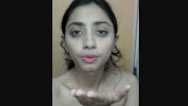 Chaka Xxx Vp Video Com - Desi Bhabhi Showing Awesum Clean Chut indian tube porno