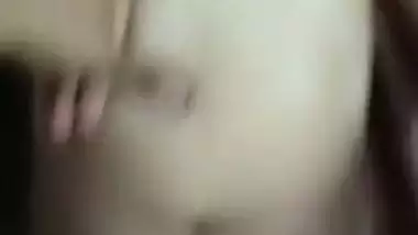 BF fucks his sexy GF’s tight, shaved pussy