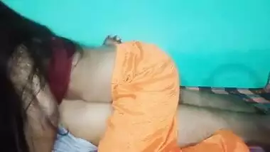 Sote Huye Bhai Se Behan Ne Jaga Kar Chudayi Karwayi With Bhai Behan