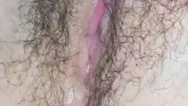 Desi elivm wants her stepbro fuck only her juicy pussy, means licking pussy in hindi audio