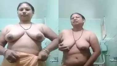 380px x 214px - Unsatisfied Desi Aunty Showing And Fingering indian tube porno