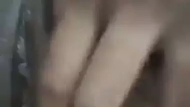 Wild man’s hard sex makes his wife moan in Bangla sex video