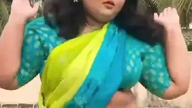 Busty Tamil Insta Babe Shruthika Extreme Hard Shake Navel Show Hot Video