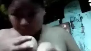 Indian slut doesn't know how to pose but tries hard exposing tits