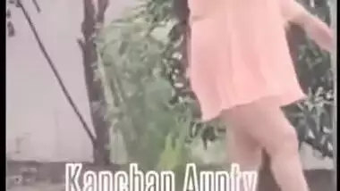 Kanchana Aunty Dancing on Song