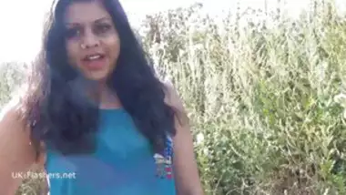 Momsonxxxwww - Bbw Shows Off Outside indian tube porno