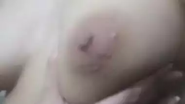 Tall Indian XXX girl takes off her clothes and shows amazing body