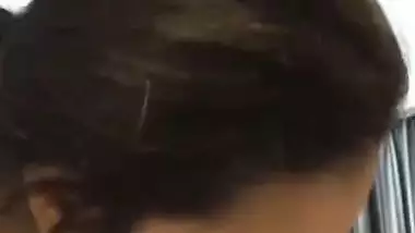 Girl gives a blowjob to her boss in Indian girl nude video