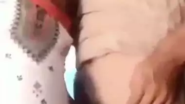 Pathan fucks his neighbor’s wife in Pakistani sex MMS